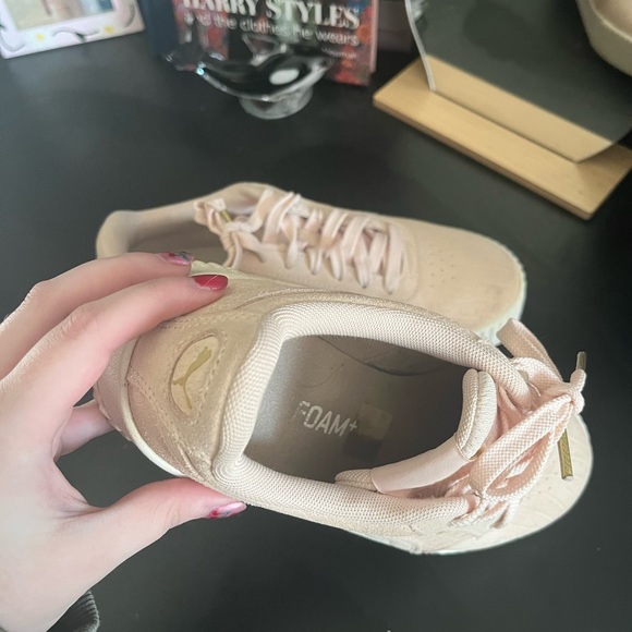 PUMA CARINAS GOOD CONDITION - Picture 3 of 6